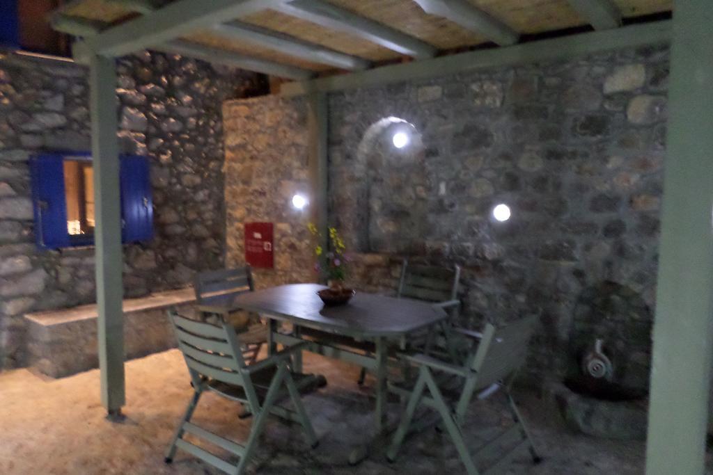 To Petradi Apartment Avgonima Room photo